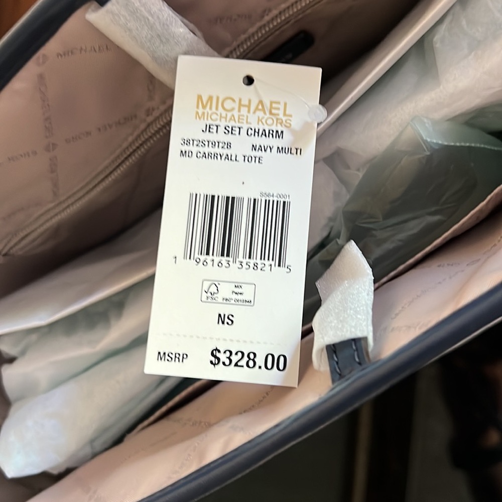Mom ♥️…Michael Kors 100% original with tags. Never used. Gorgeous leather. - Picture 10 of 10